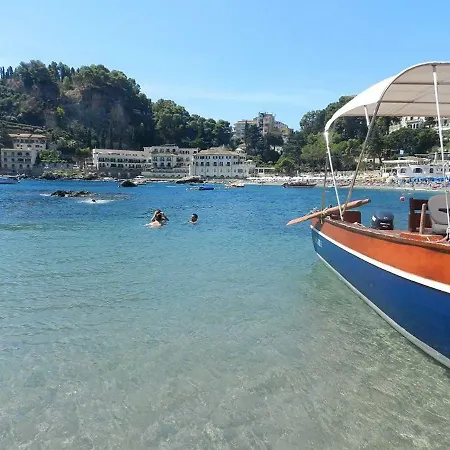 Holiday home Casavacanzeinsicilia Etna Taormina *
